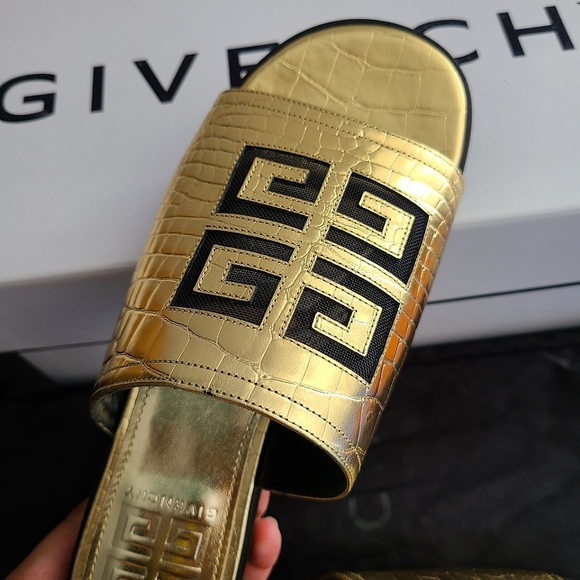 Givency Gold Slippers - Picture 10 of 10